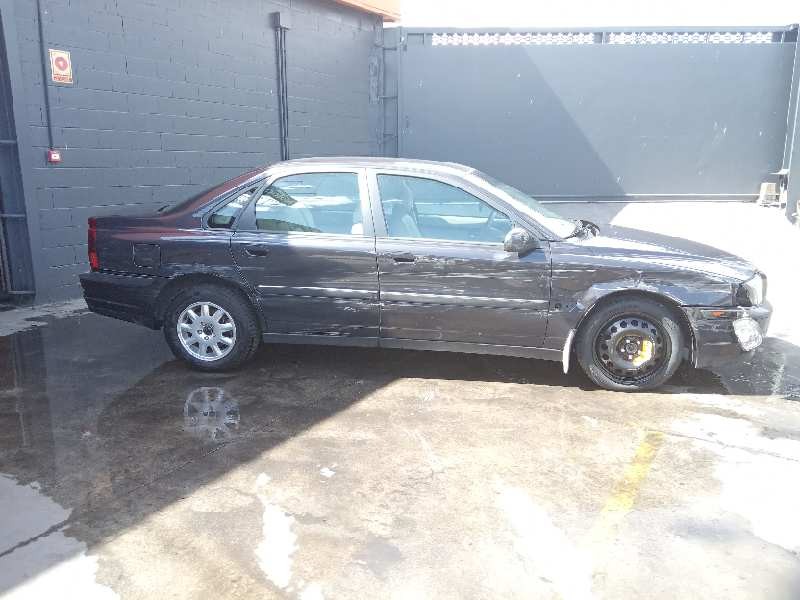 volvo s80 berlina del año 2002