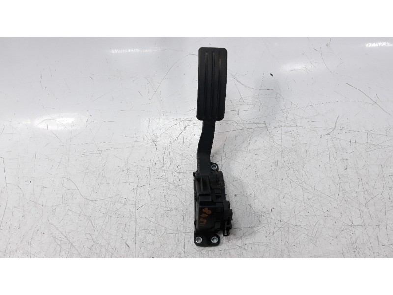 Recambio de potenciometro pedal para dacia duster 1.5 dci diesel fap cat referencia OEM IAM 8200386506D  