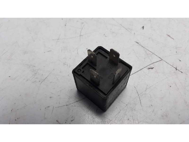 Recambio de rele para opel astra g berlina referencia OEM IAM 90464760 V23134K52X220 