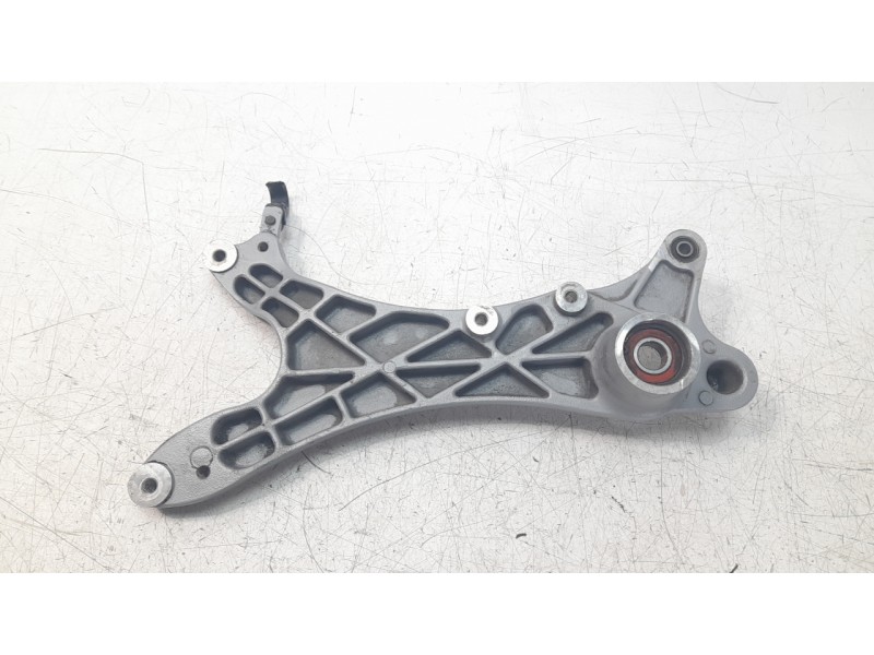 Recambio de brazo suspension superior trasero derecho para kymco agility 50/125 referencia OEM IAM 52000ALJ8E10  