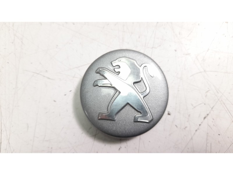Recambio de tapacubos para peugeot 308 referencia OEM IAM 9807999277  