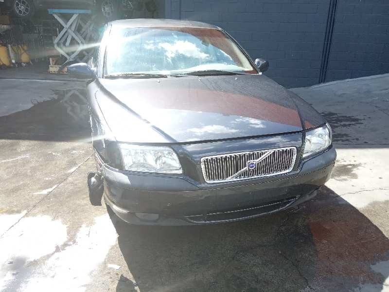 volvo s80 berlina del año 2002