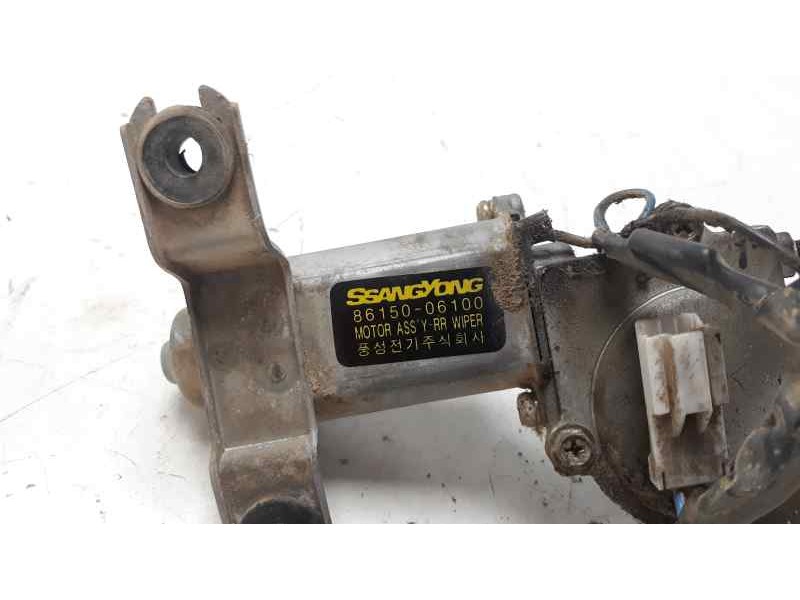 Recambio de motor limpia trasero para ssangyong korando 2.9 turbodiesel cat referencia OEM IAM 8615006100  
