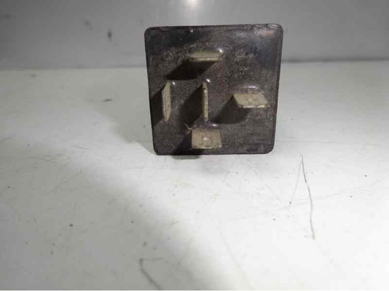 Recambio de rele para opel combo (corsa c) referencia OEM IAM 90069864  