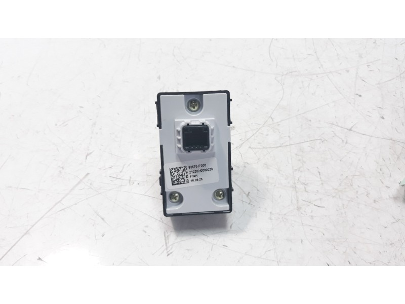 Recambio de mando elevalunas delantero derecho para kia ceed 1.4 tgdi cat referencia OEM IAM 93575J7000  