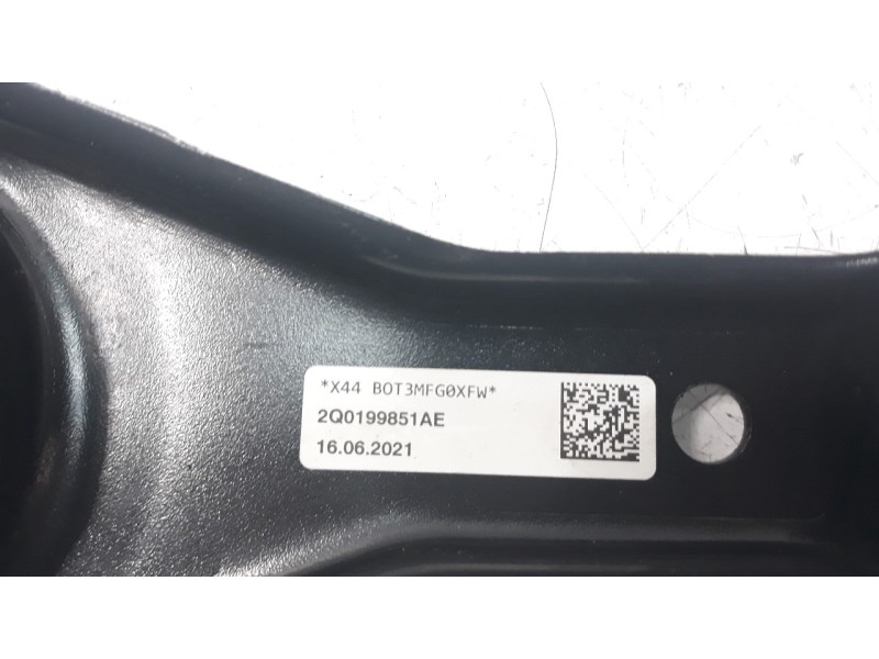Recambio de soporte motor trasero para volkswagen t-cross 1.0 tsi referencia OEM IAM 2Q0199851AE  