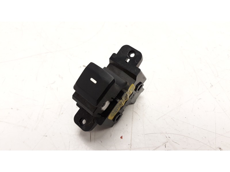 Recambio de mando elevalunas trasero izquierdo para hyundai i20 1.2 16v cat referencia OEM IAM 93580C7010  