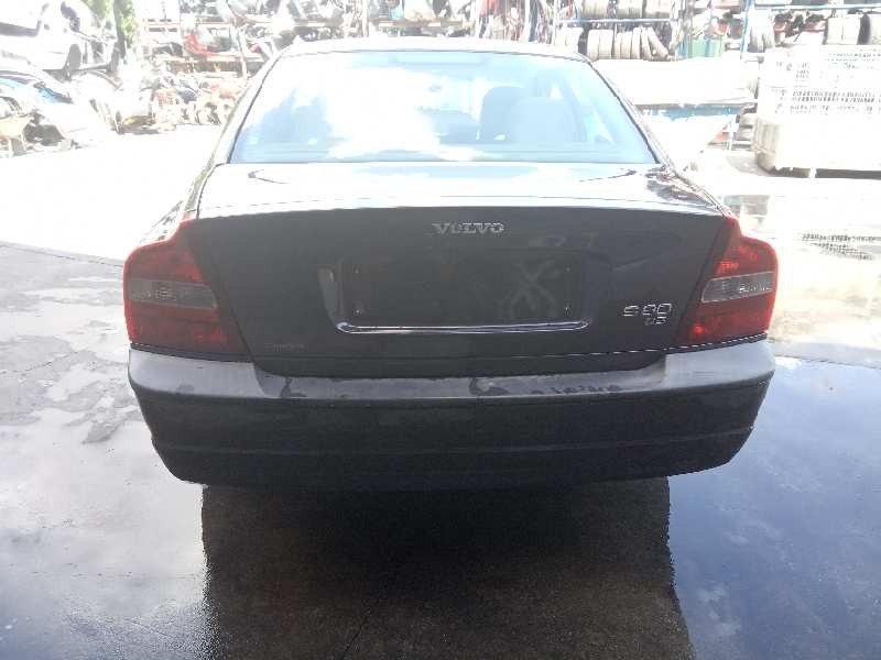 volvo s80 berlina del año 2002