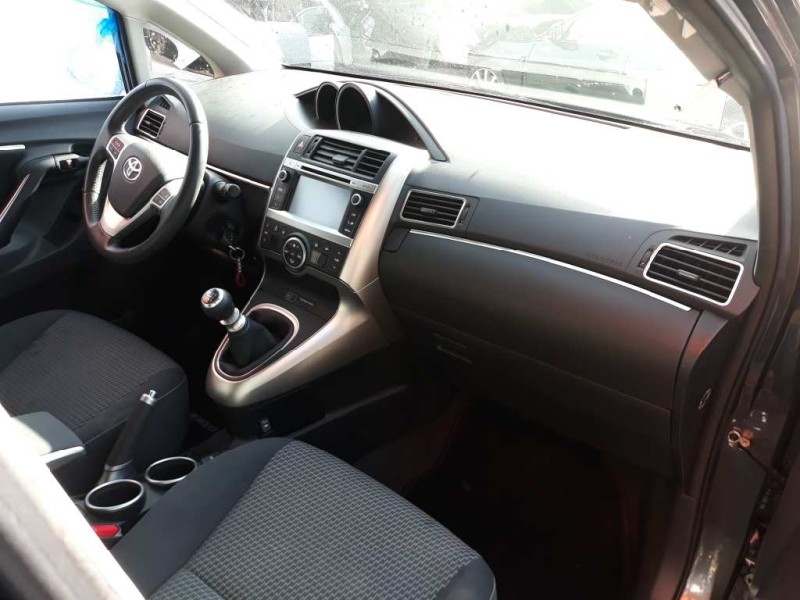 toyota verso del año 2014