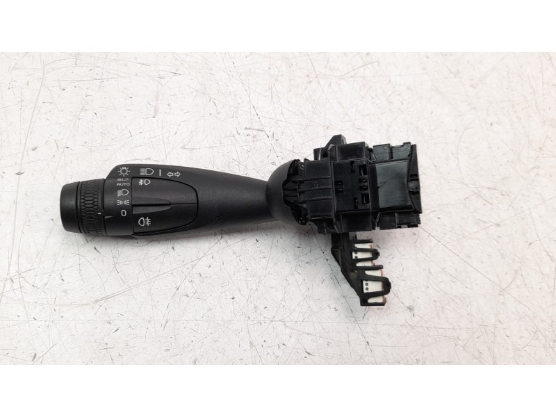 Recambio de mando intermitentes para volvo xc 40 2.0 diesel cat referencia OEM IAM 31481371  