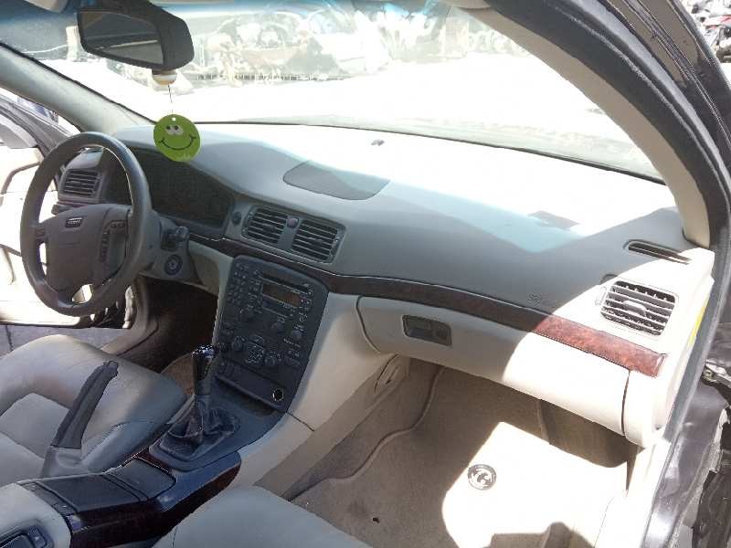 volvo s80 berlina del año 2002