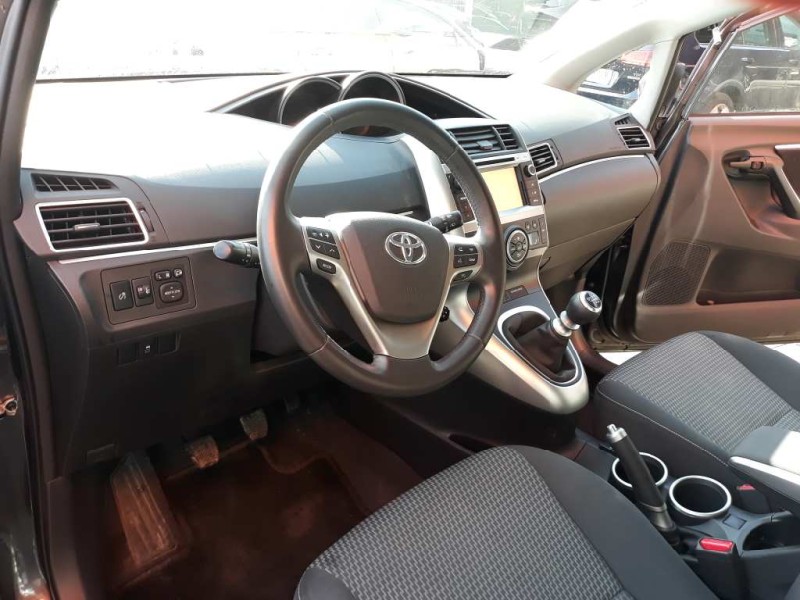 toyota verso del año 2014