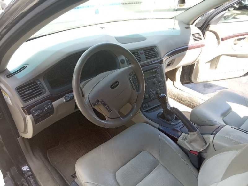 volvo s80 berlina del año 2002