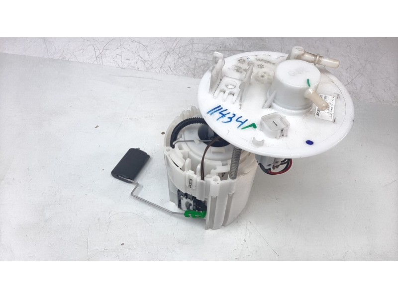 Recambio de bomba combustible para kia stonic (ybcuv) referencia OEM IAM 31110H8400  