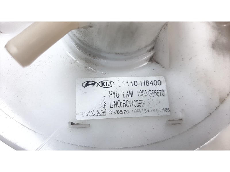 Recambio de bomba combustible para kia stonic (ybcuv) referencia OEM IAM 31110H8400  