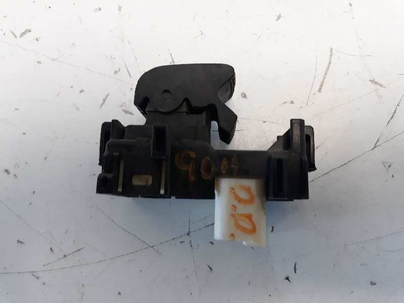 Recambio de mando elevalunas delantero derecho para toyota yaris active referencia OEM IAM   