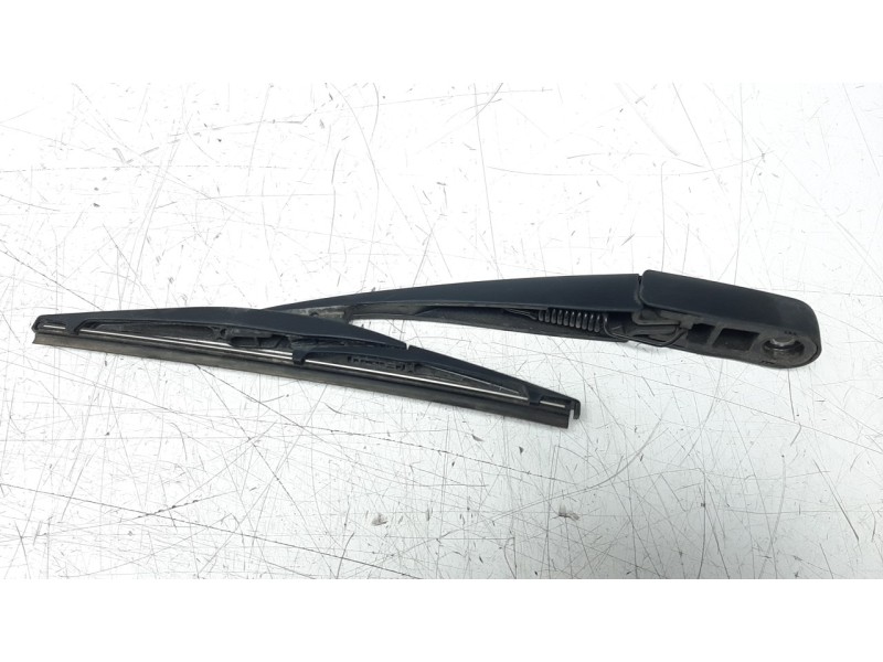 Recambio de brazo limpia trasero para mitsubishi eclipse cross motion 2wd referencia OEM IAM 8253A250  