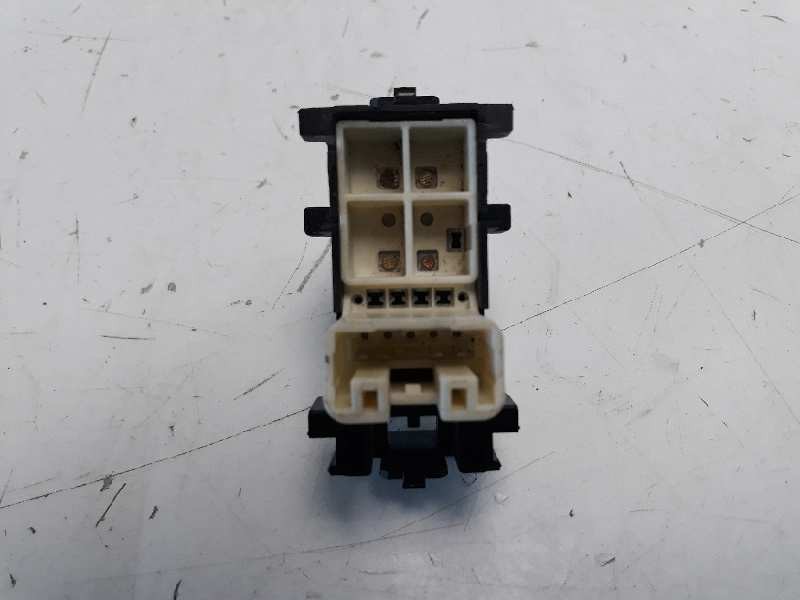 Recambio de mando elevalunas delantero derecho para toyota yaris active referencia OEM IAM   