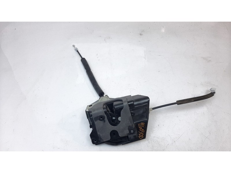 Recambio de cerradura puerta delantera derecha para land rover discovery sport 2.0 td4 cat referencia OEM IAM GK72203A28FD  