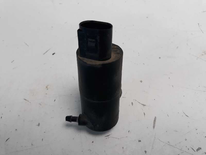 Recambio de bomba limpia para toyota yaris active referencia OEM IAM   