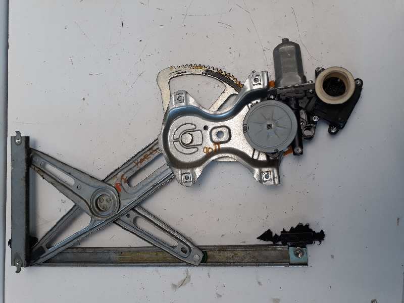 Recambio de elevalunas delantero izquierdo para toyota yaris active referencia OEM IAM 698200D041 TA83ALSM 4850093SM