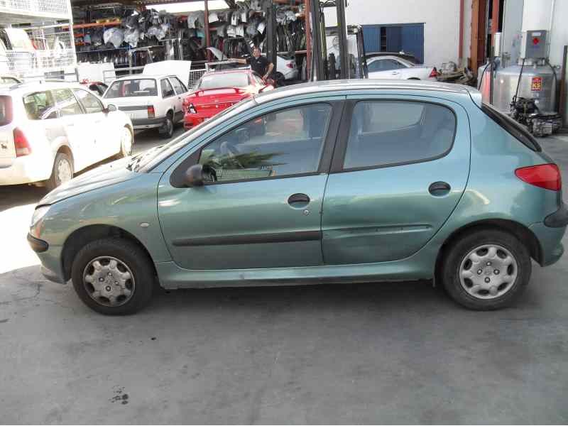 peugeot 206 berlina del año 2000