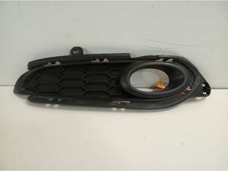 Recambio de rejilla paragolpes derecha para honda hr-v (..) comfort referencia OEM IAM 71105T8K  