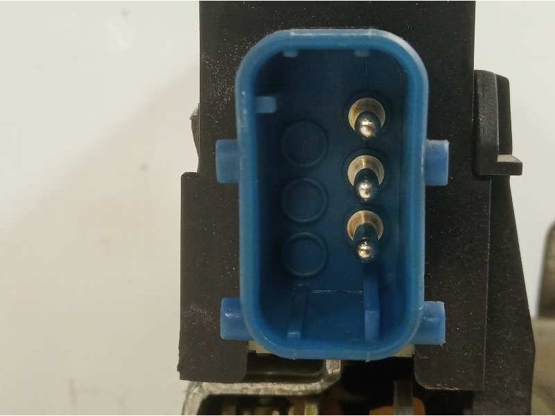 Recambio de cerradura puerta trasera izquierda para bmw serie 5 berlina (e34) 525tds referencia OEM IAM  8353011 