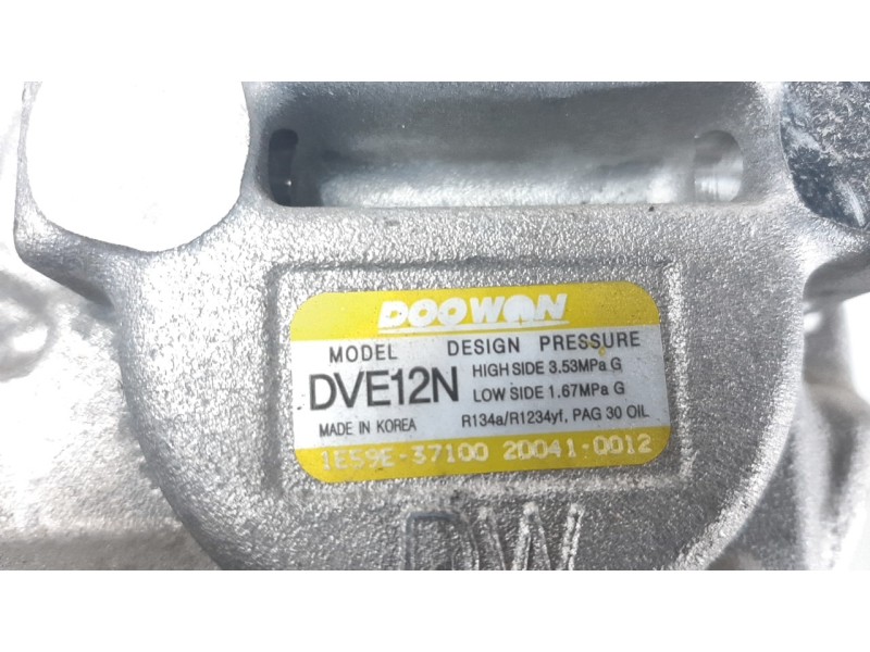 Recambio de compresor aire acondicionado para kia stonic (ybcuv) referencia OEM IAM 1E59E37100  