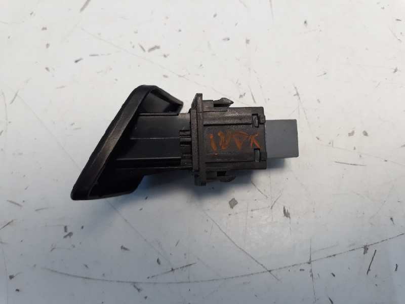 Recambio de warning para toyota yaris active referencia OEM IAM 843320D020  