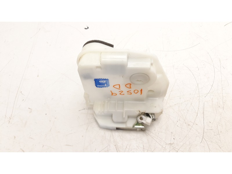 Recambio de cerradura puerta delantera derecha para mitsubishi eclipse cross motion 2wd referencia OEM IAM 5715A728  