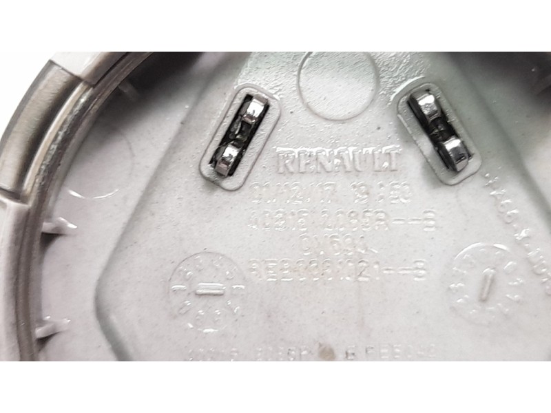 Recambio de tapacubos para renault clio iv referencia OEM IAM 403152085R  