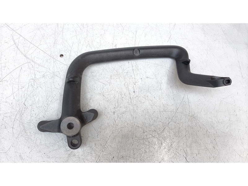 Recambio de agarradera trasera para triumph tiger 800 tiger 800 xca referencia OEM IAM T2309641  